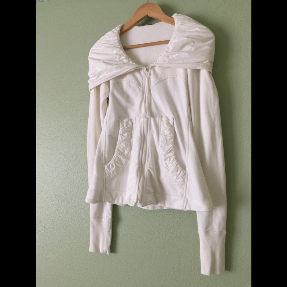 PRAIRIE UNDERGROUND | Cloak Hoodie in Winter White